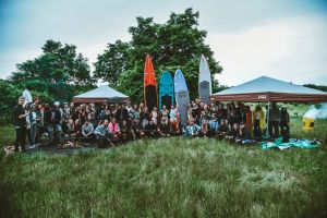 PŘEDSEZÓNNÍ SURF CAMP MEJDAN & SURFELLOW KONCÍK & PÁRTY S DJ FORREST PINE 10. 6. 2023