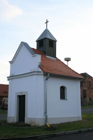 KAPLE Sv. ANTONÍNA PADUÁNSKÉHO - Modlany (Věšťany)