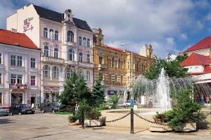 FONTÄNE AUF DEM BENEŠ-PLATZ - Teplice