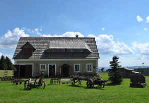 DAS ERZGEBIRGISCHE WOHNSTALLHAUS